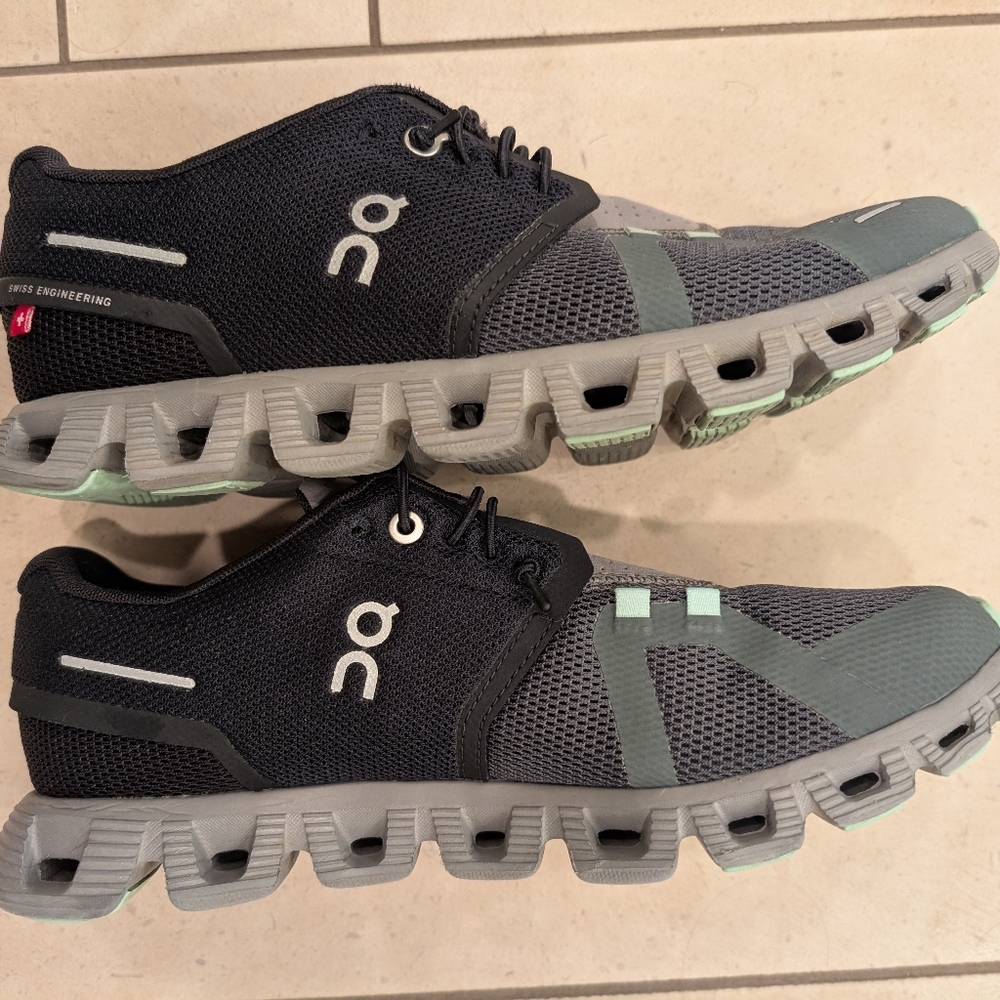 On Cloud 5 Running Shoe - Picture 3 of 4